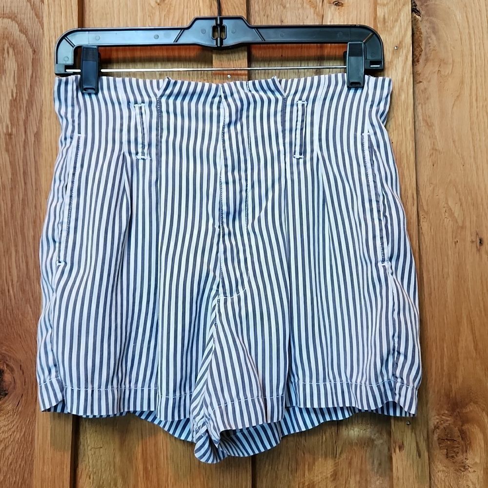 Abercrombie & Fitch High Waist Stripes Nautical Shorts, Small, Grey & White